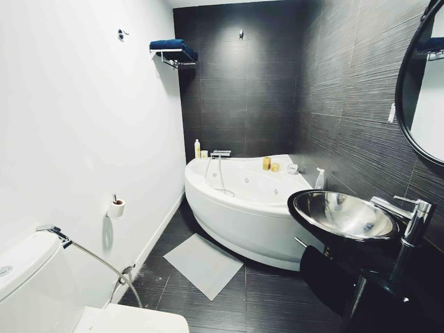 Precioso Apartamento Con Banera Hidromasaje Sopelana Exterior photo